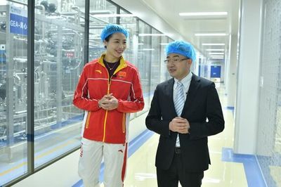 奥运冠军魏秋月探访科拓生物菌种工厂 运动健康与科学证据的奇妙交汇